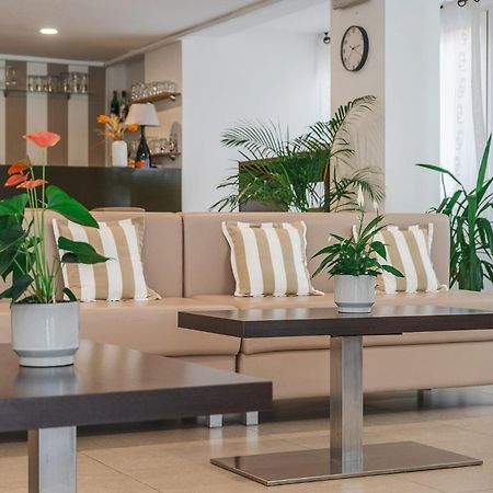 Hotel Carmen ริชโชเน ภายนอก รูปภาพ